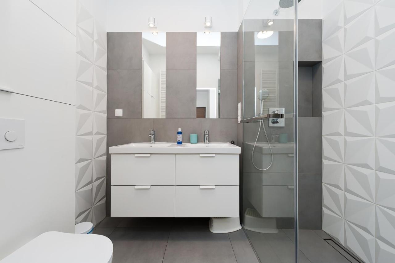 Premium In Novum City Center Near The Train Station By Sun & Snow Krakow Bagian luar foto